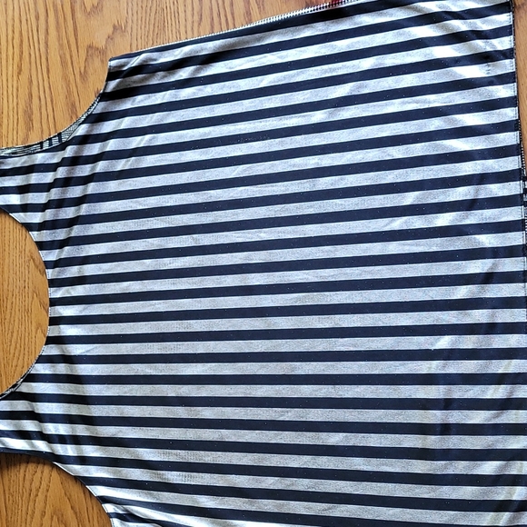 Reversible! 4 ways! - Picture 9 of 14